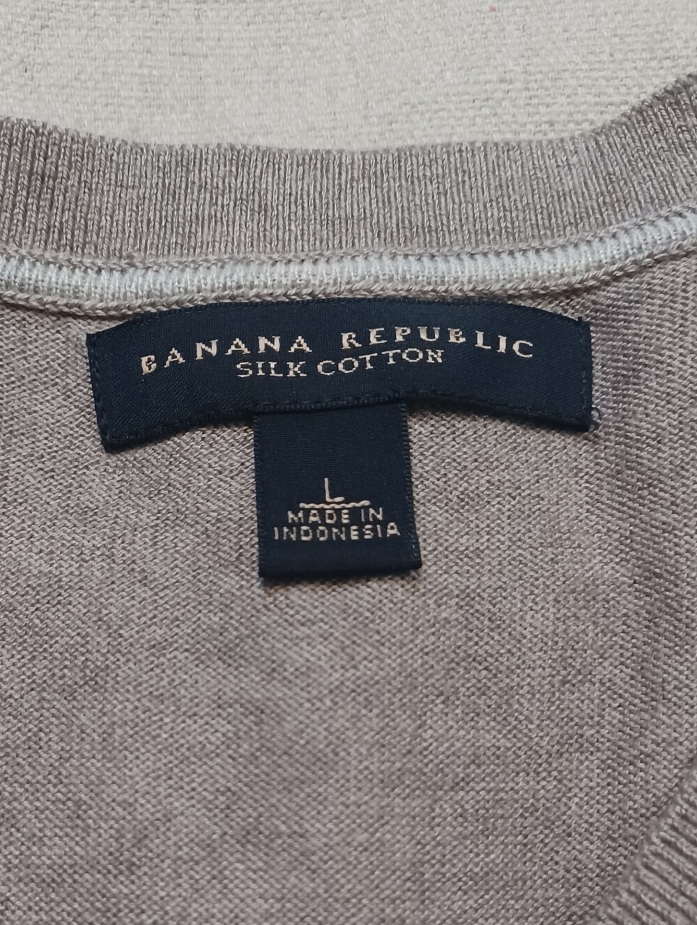 Banana Republic V-Neck Silk/Cotton Sweater Vest Men's Size Large - Picture 2 of 7